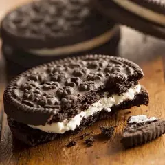 Ile kalorii ma oreo? Poznaj wartości odżywcze i skład popularnych ciastek