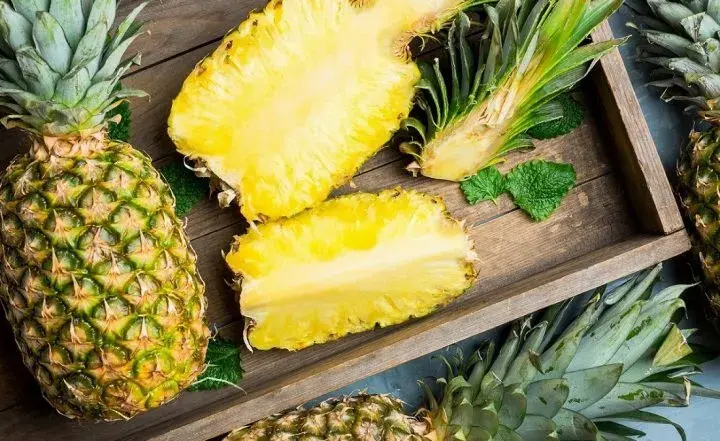 Ile kalorii ma ananas świeży i jak wpływa na Twoją dietę?