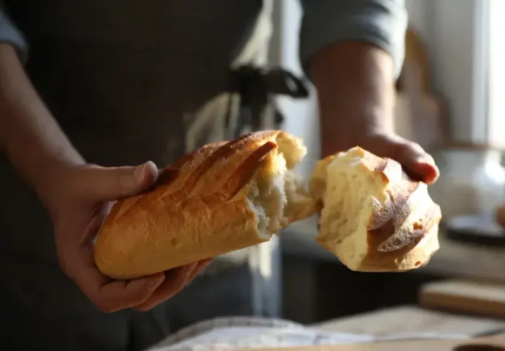 Ile kcal ma kromka chleba z masłem? Zaskakujące fakty o kaloriach