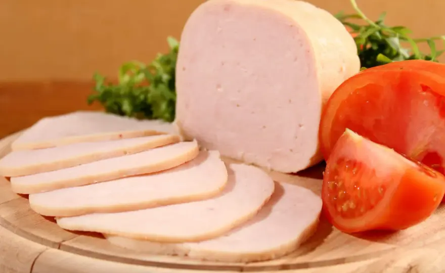 Ile kalorii ma szynka z kurczaka i dlaczego warto ją jeść?